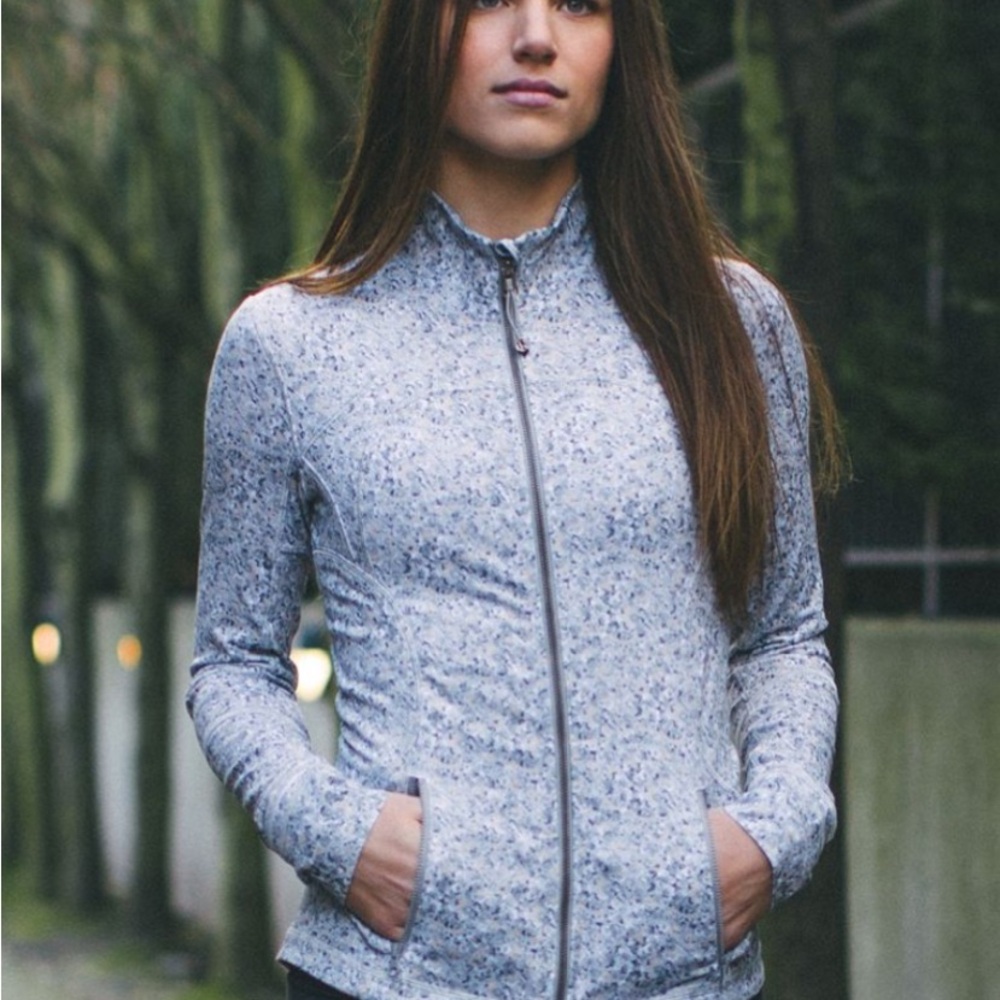 Lululemon First Gen Forme II Jacket Petit Fleur Silver Spoon Size 4